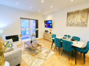 Pass the Keys Large Central Flat Walk To City Centre In 5 Mins